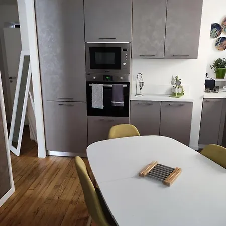 La Citadine Maison De Avec Garage