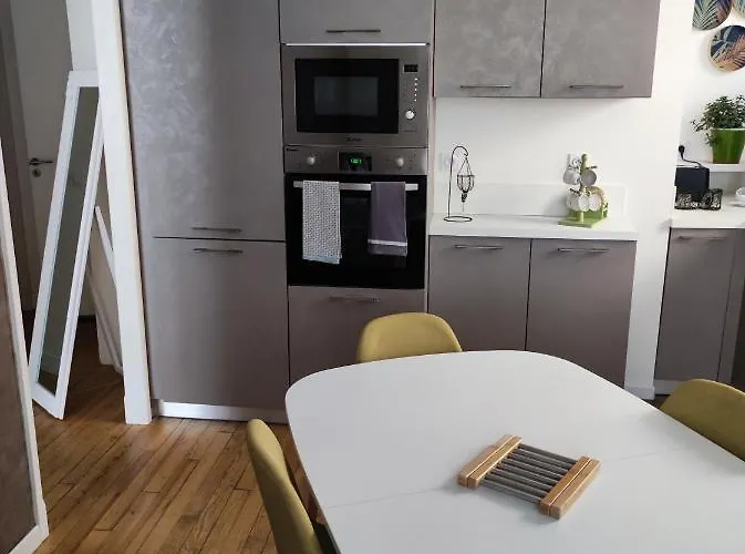 La Citadine Maison De Avec Garage